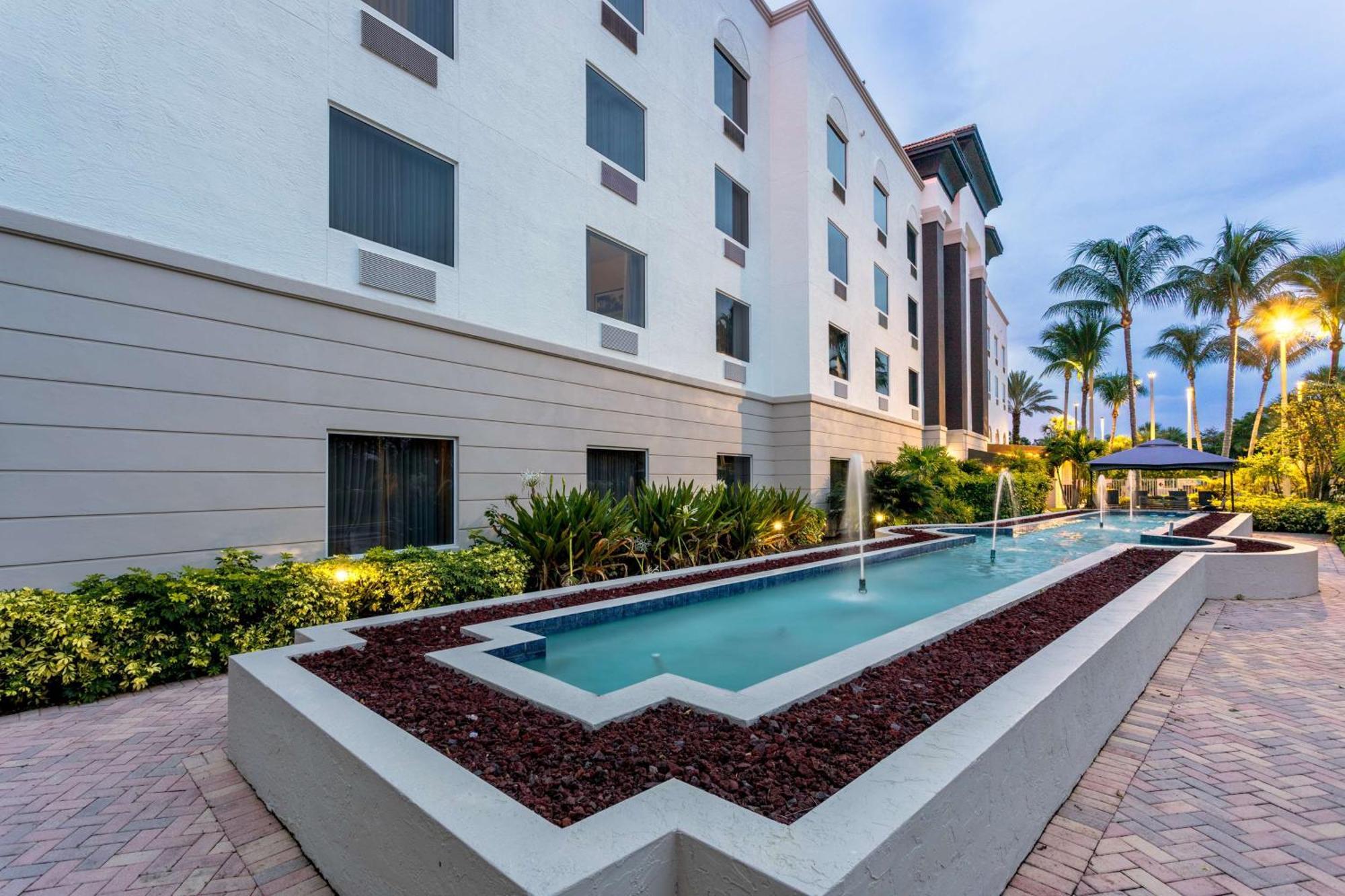 Hampton Inn & Suites Wellington Royal Palm Beach Exterior foto